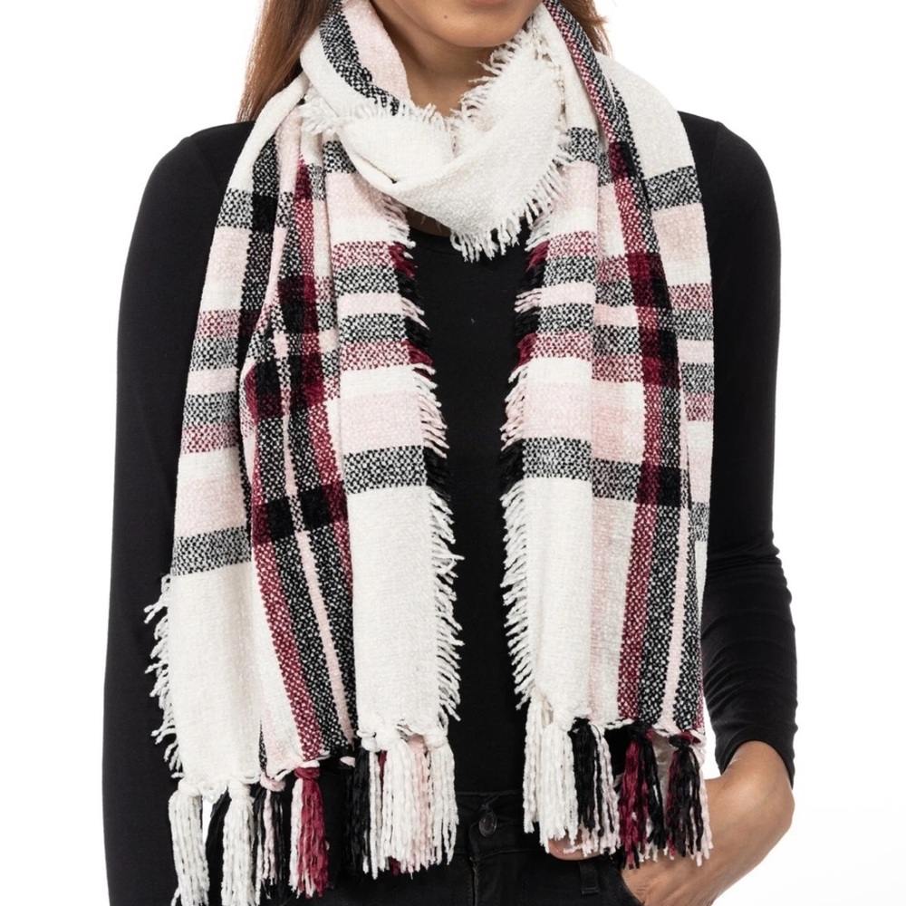 NWT Style & Co Women’s Chenille Pink Plaid Scarf Gifts Stocking Stuffer Soft